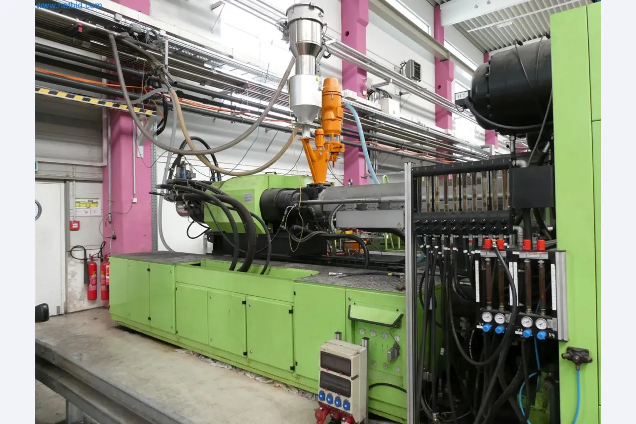 Engel Spritzgießmaschinen und Maschinen aus der Kunststoffindustrie-12