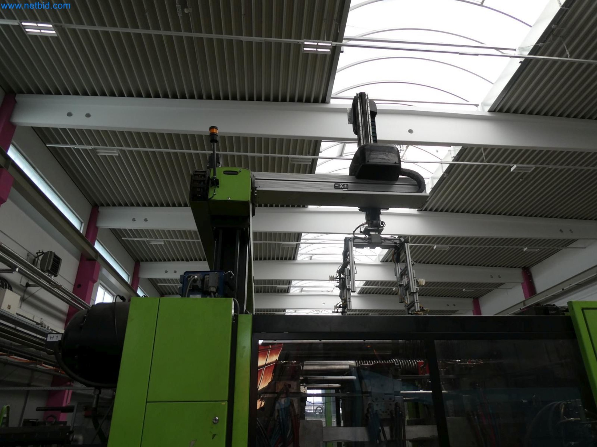 Engel Spritzgießmaschinen und Maschinen aus der Kunststoffindustrie-13