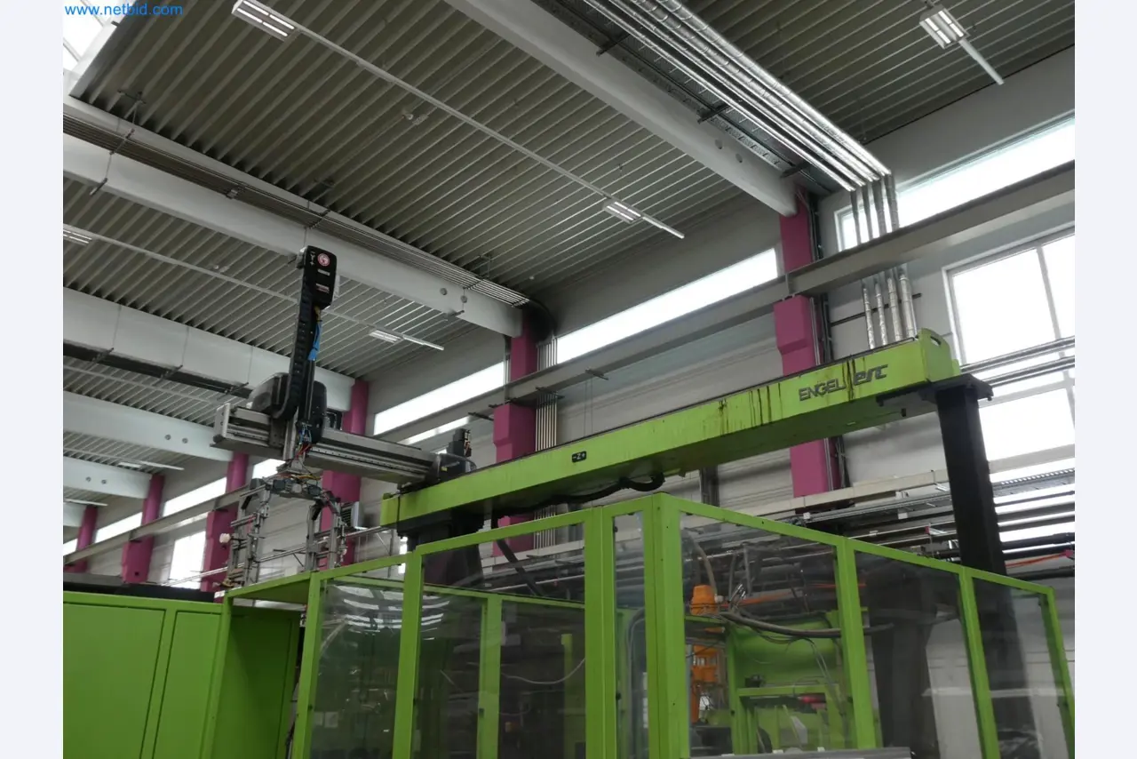 Engel Spritzgießmaschinen und Maschinen aus der Kunststoffindustrie-14