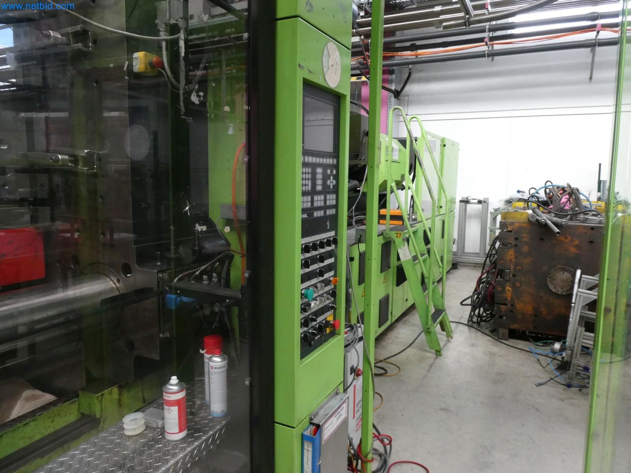 Engel Spritzgießmaschinen und Maschinen aus der Kunststoffindustrie-2