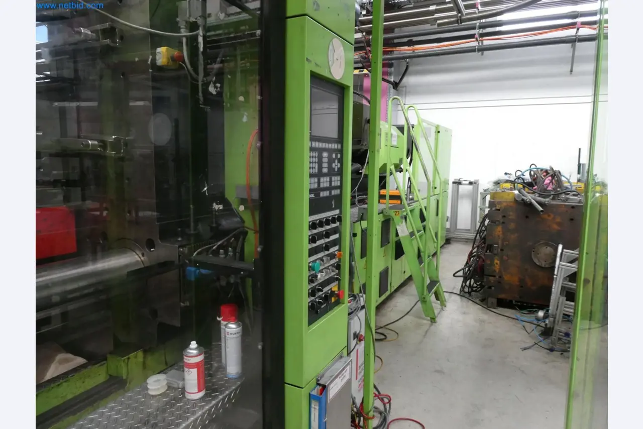 Engel Spritzgießmaschinen und Maschinen aus der Kunststoffindustrie-2