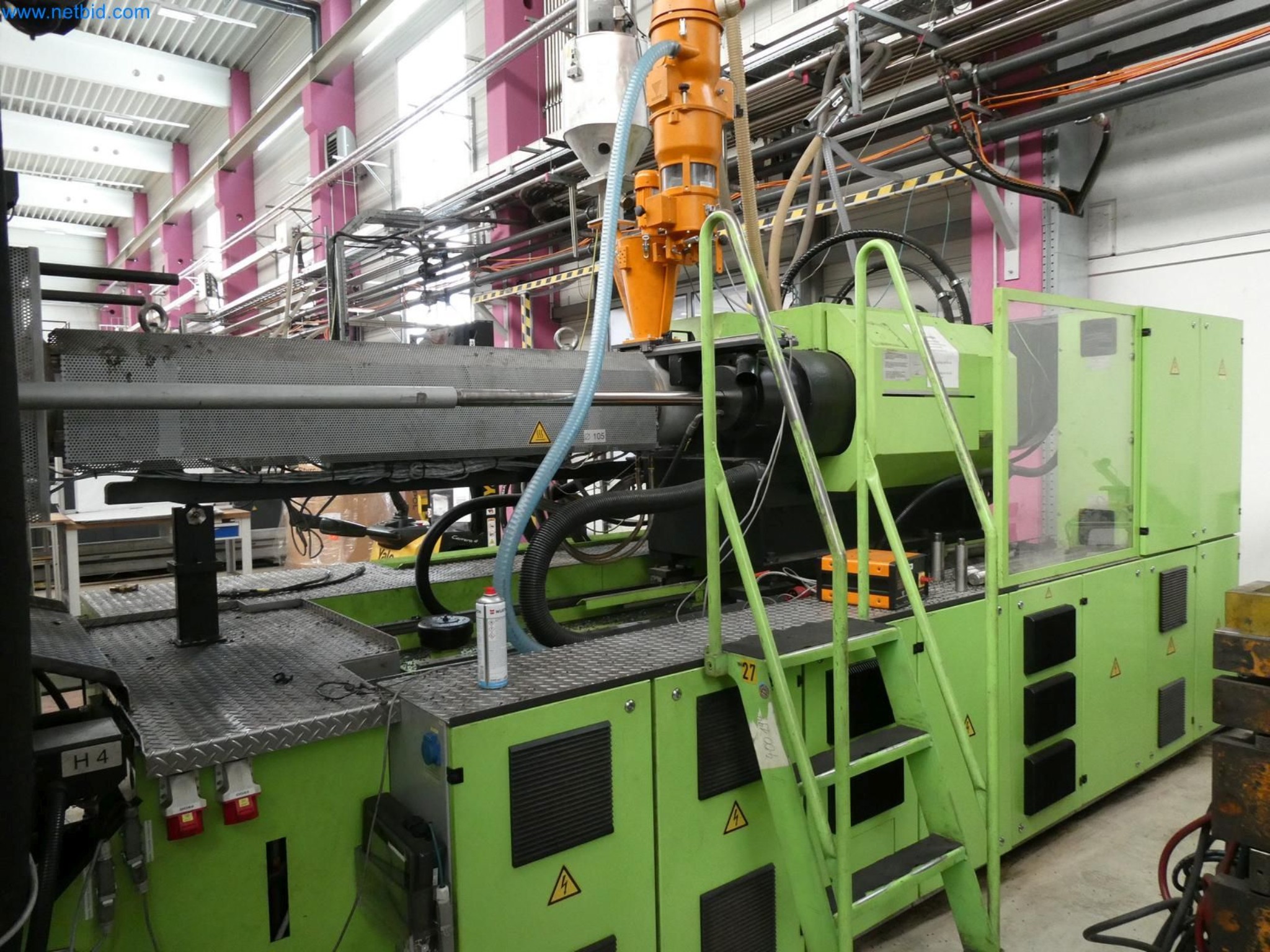 Engel Spritzgießmaschinen und Maschinen aus der Kunststoffindustrie-4