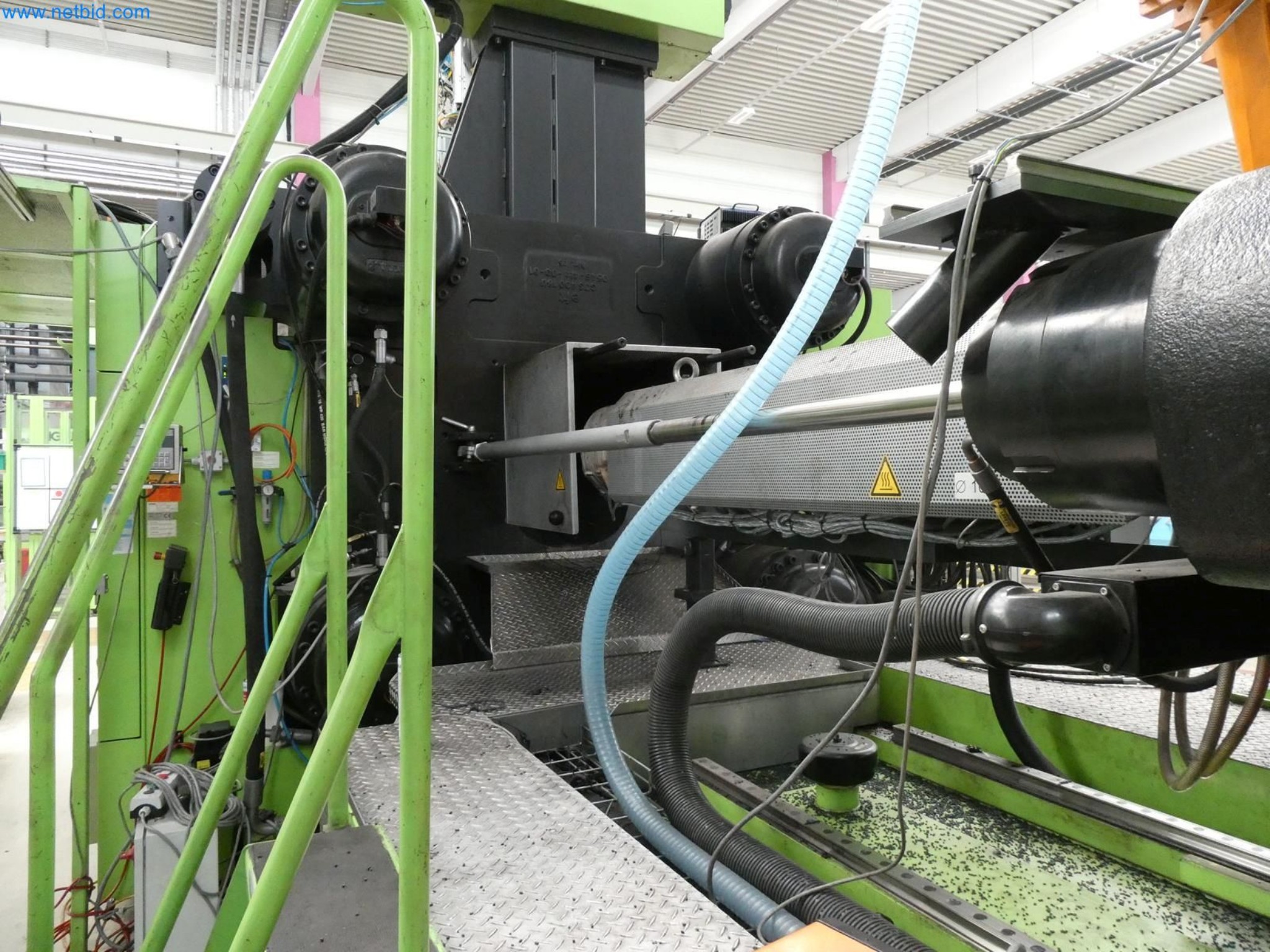 Engel Spritzgießmaschinen und Maschinen aus der Kunststoffindustrie-5