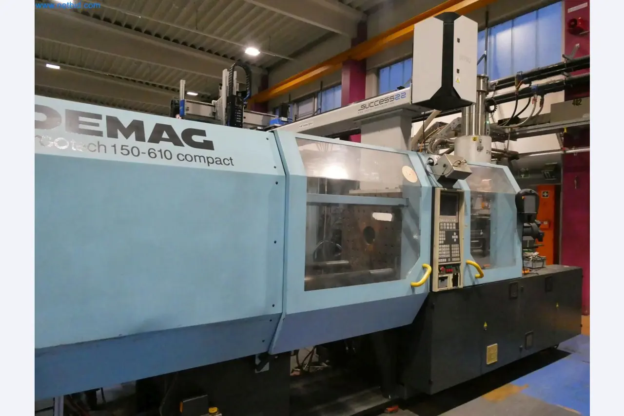 Engel Spritzgießmaschinen und Maschinen aus der Kunststoffindustrie-1