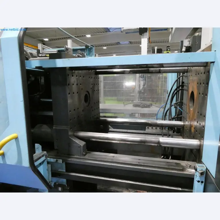 Engel Spritzgießmaschinen und Maschinen aus der Kunststoffindustrie-2