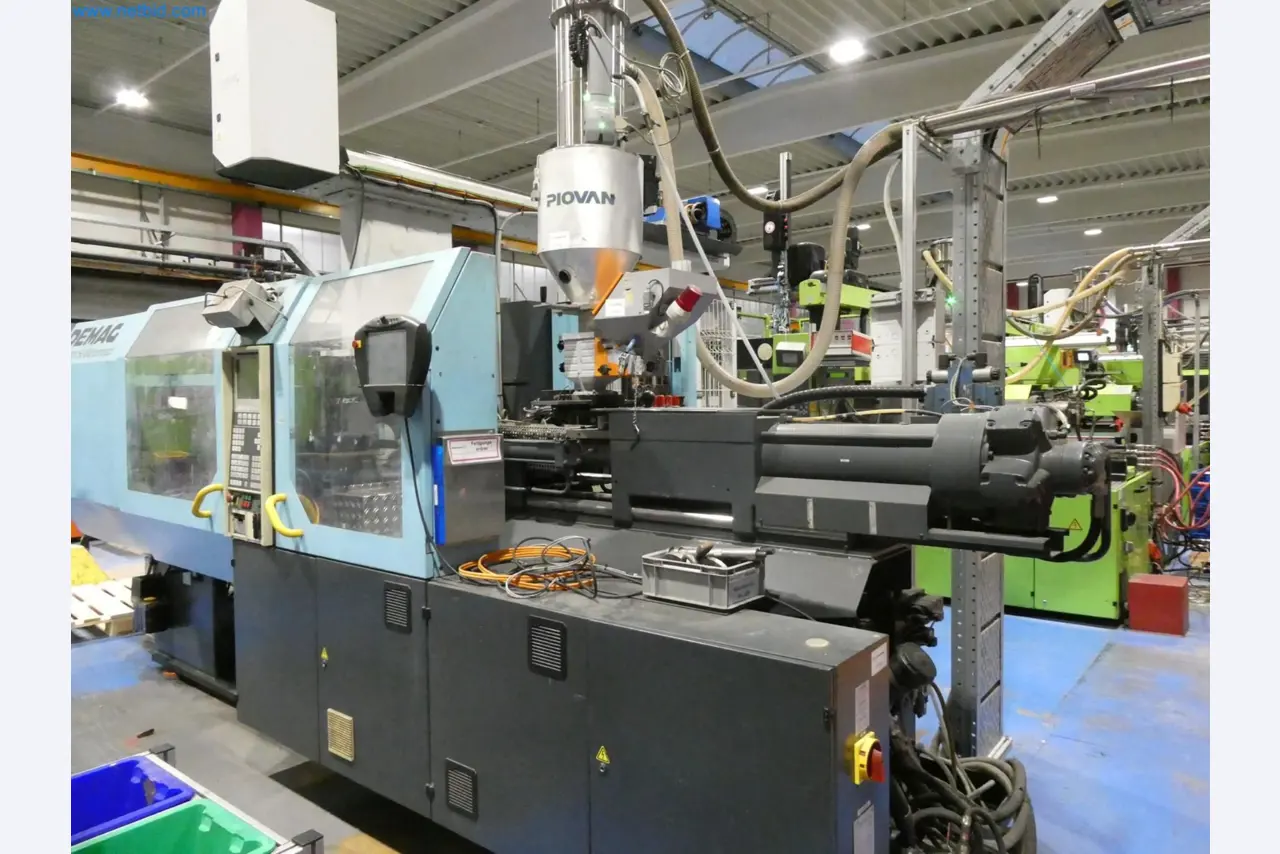 Engel Spritzgießmaschinen und Maschinen aus der Kunststoffindustrie-6