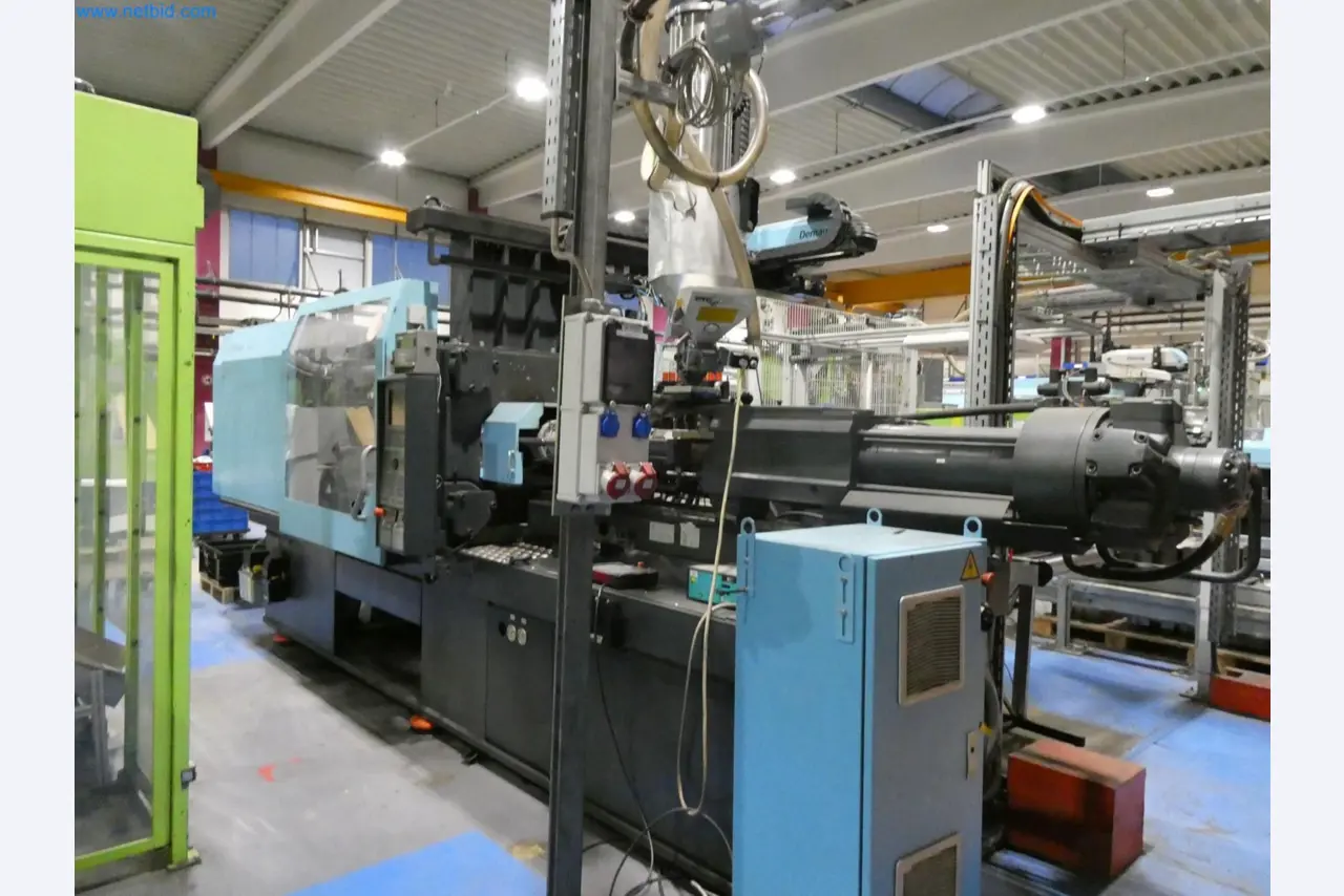 Engel Spritzgießmaschinen und Maschinen aus der Kunststoffindustrie-2