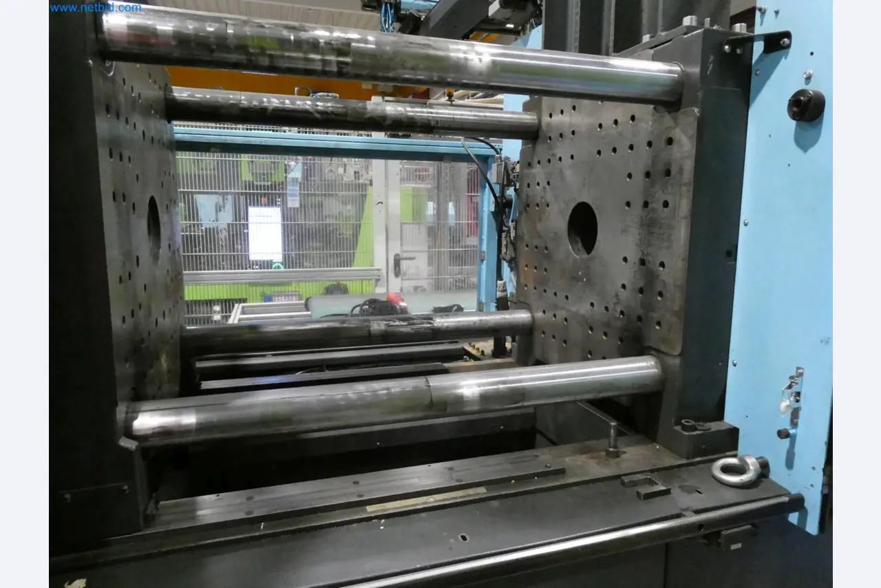 Engel Spritzgießmaschinen und Maschinen aus der Kunststoffindustrie-6