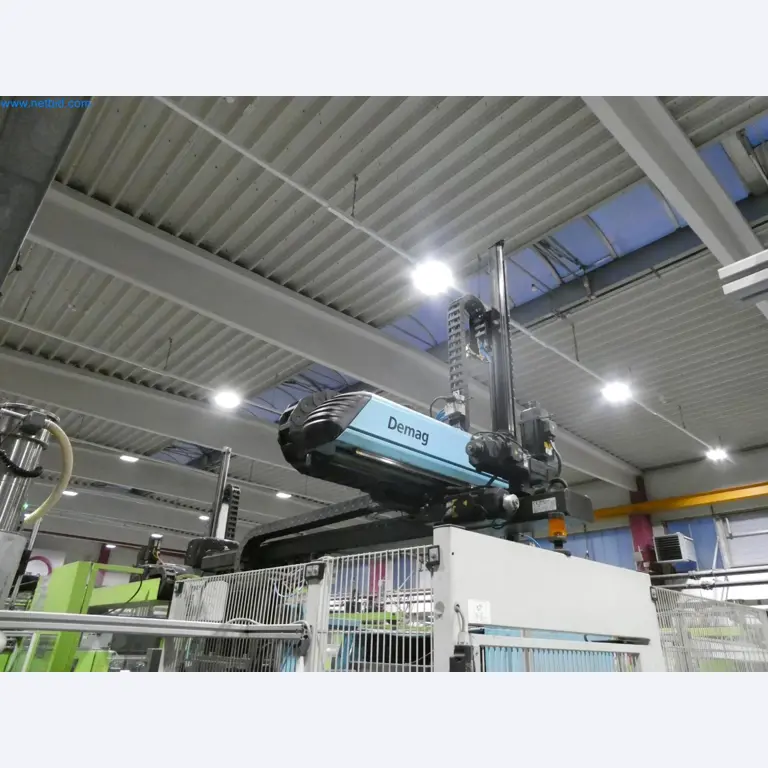 Engel Spritzgießmaschinen und Maschinen aus der Kunststoffindustrie-8