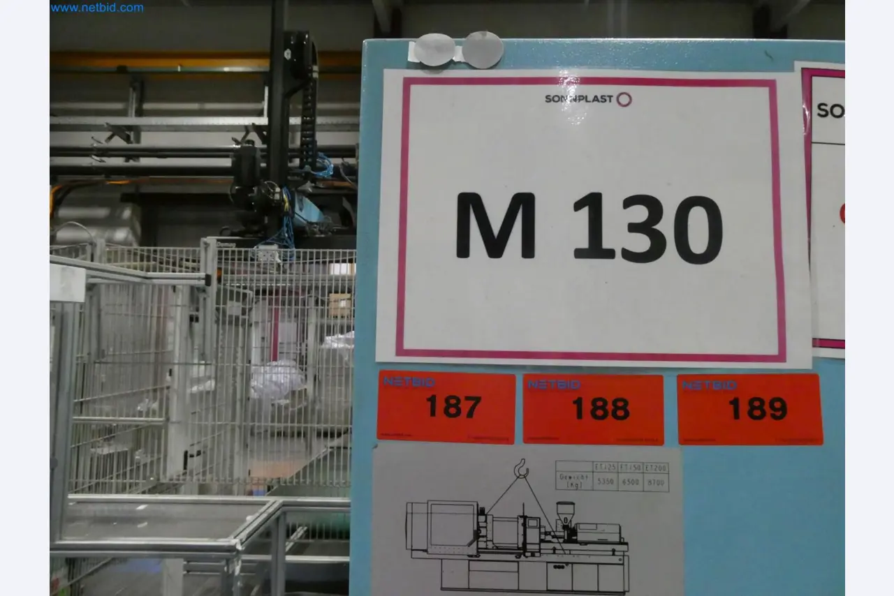 Engel Spritzgießmaschinen und Maschinen aus der Kunststoffindustrie-9