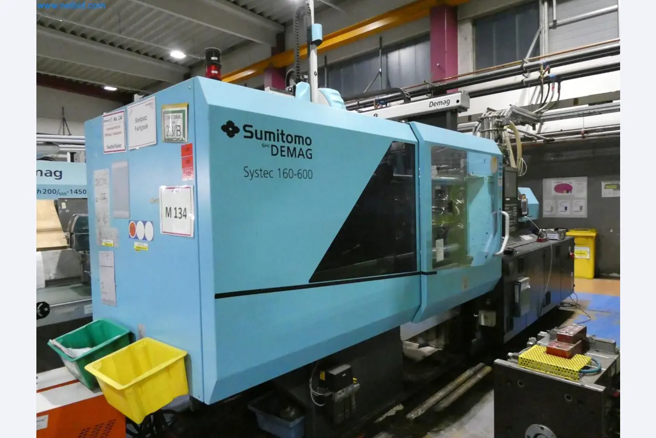 Engel Spritzgießmaschinen und Maschinen aus der Kunststoffindustrie-2