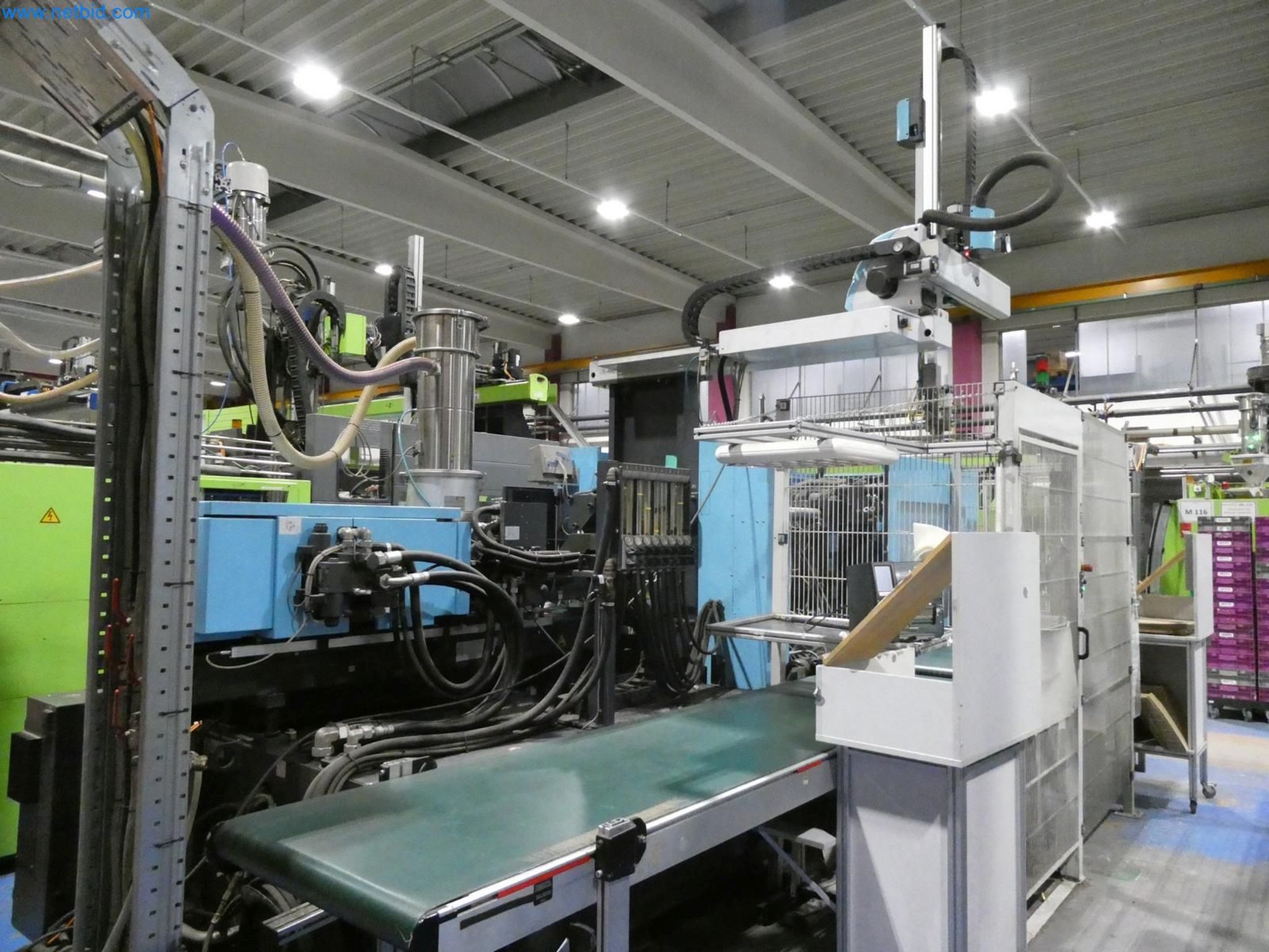 Engel Spritzgießmaschinen und Maschinen aus der Kunststoffindustrie-3