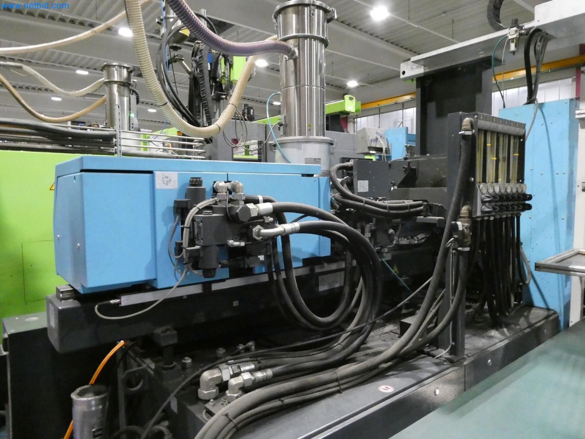 Engel Spritzgießmaschinen und Maschinen aus der Kunststoffindustrie-6