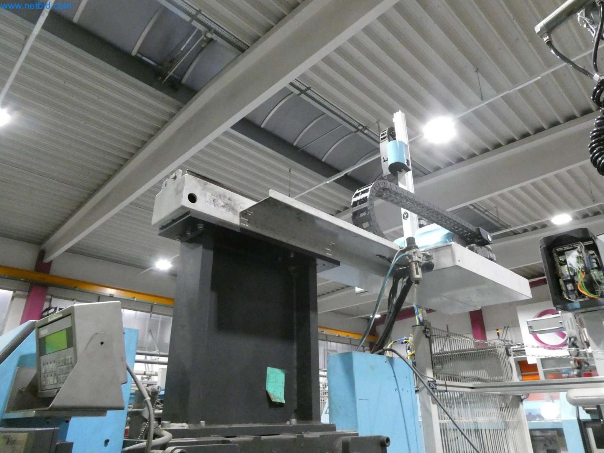 Engel Spritzgießmaschinen und Maschinen aus der Kunststoffindustrie-8