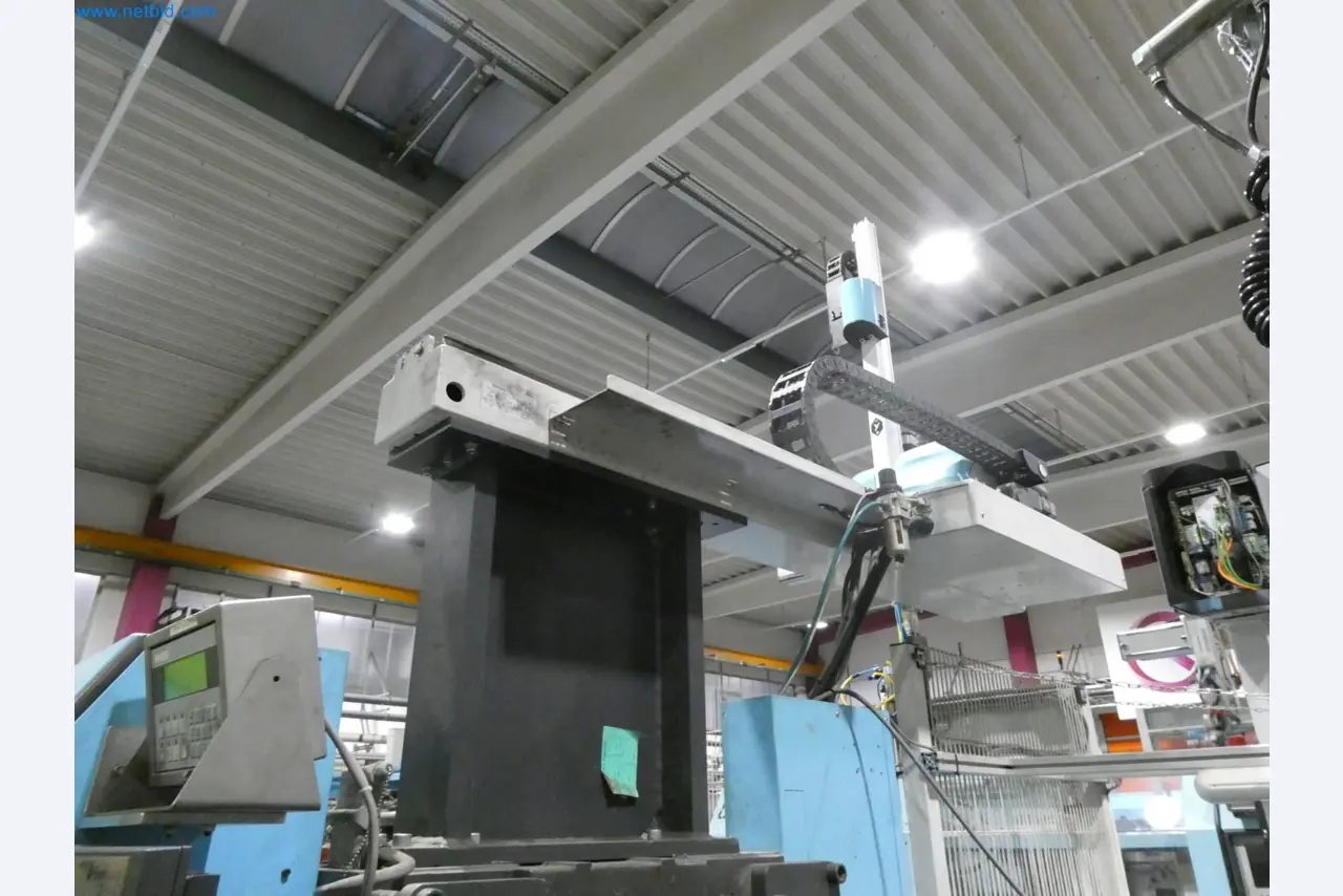 Engel Spritzgießmaschinen und Maschinen aus der Kunststoffindustrie-8