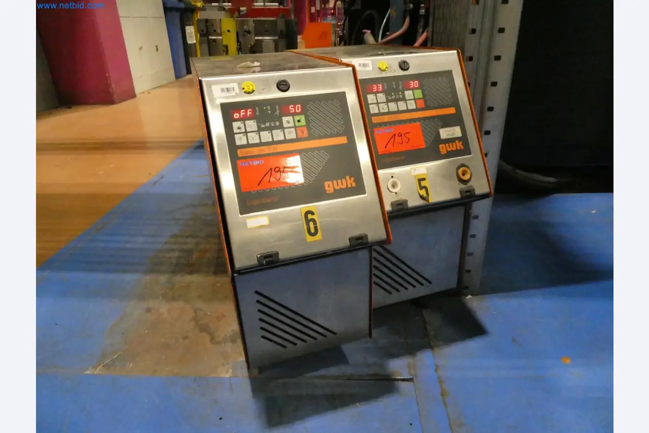 Engel Spritzgießmaschinen und Maschinen aus der Kunststoffindustrie-13