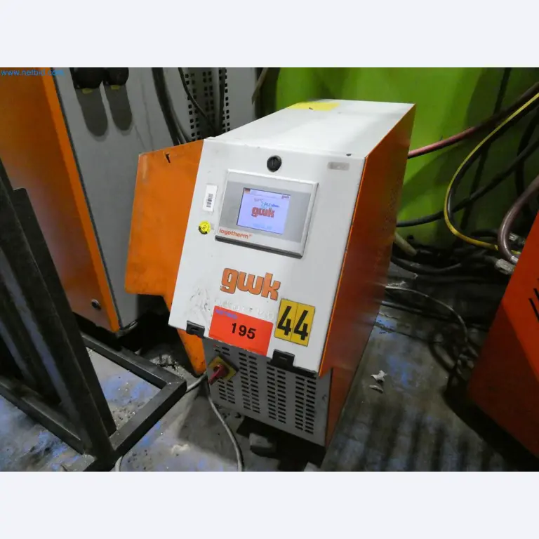 Engel Spritzgießmaschinen und Maschinen aus der Kunststoffindustrie-1