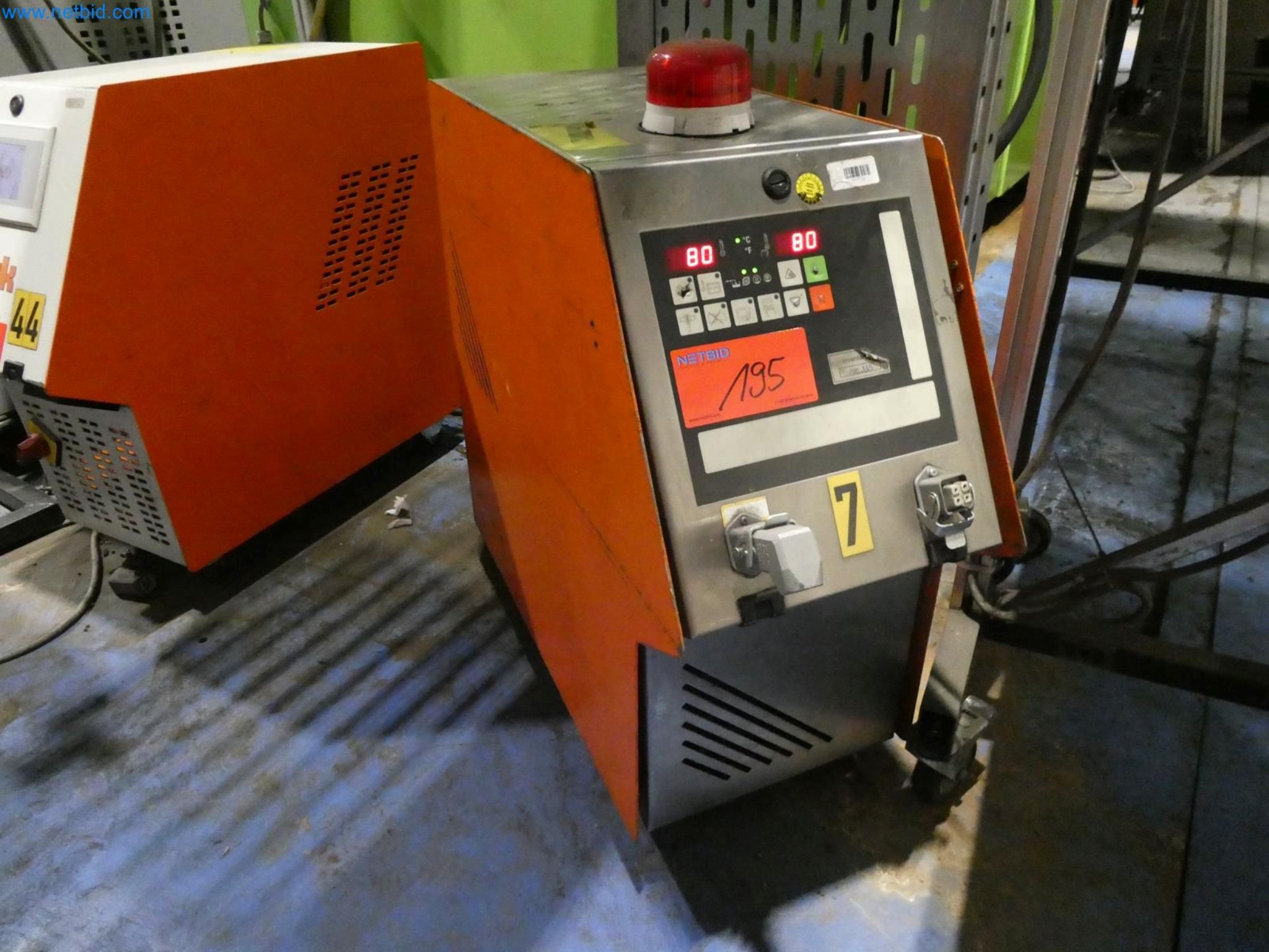 Engel Spritzgießmaschinen und Maschinen aus der Kunststoffindustrie-2