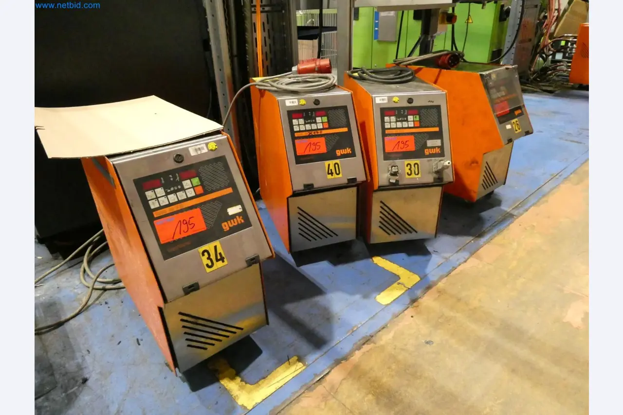 Engel Spritzgießmaschinen und Maschinen aus der Kunststoffindustrie-41