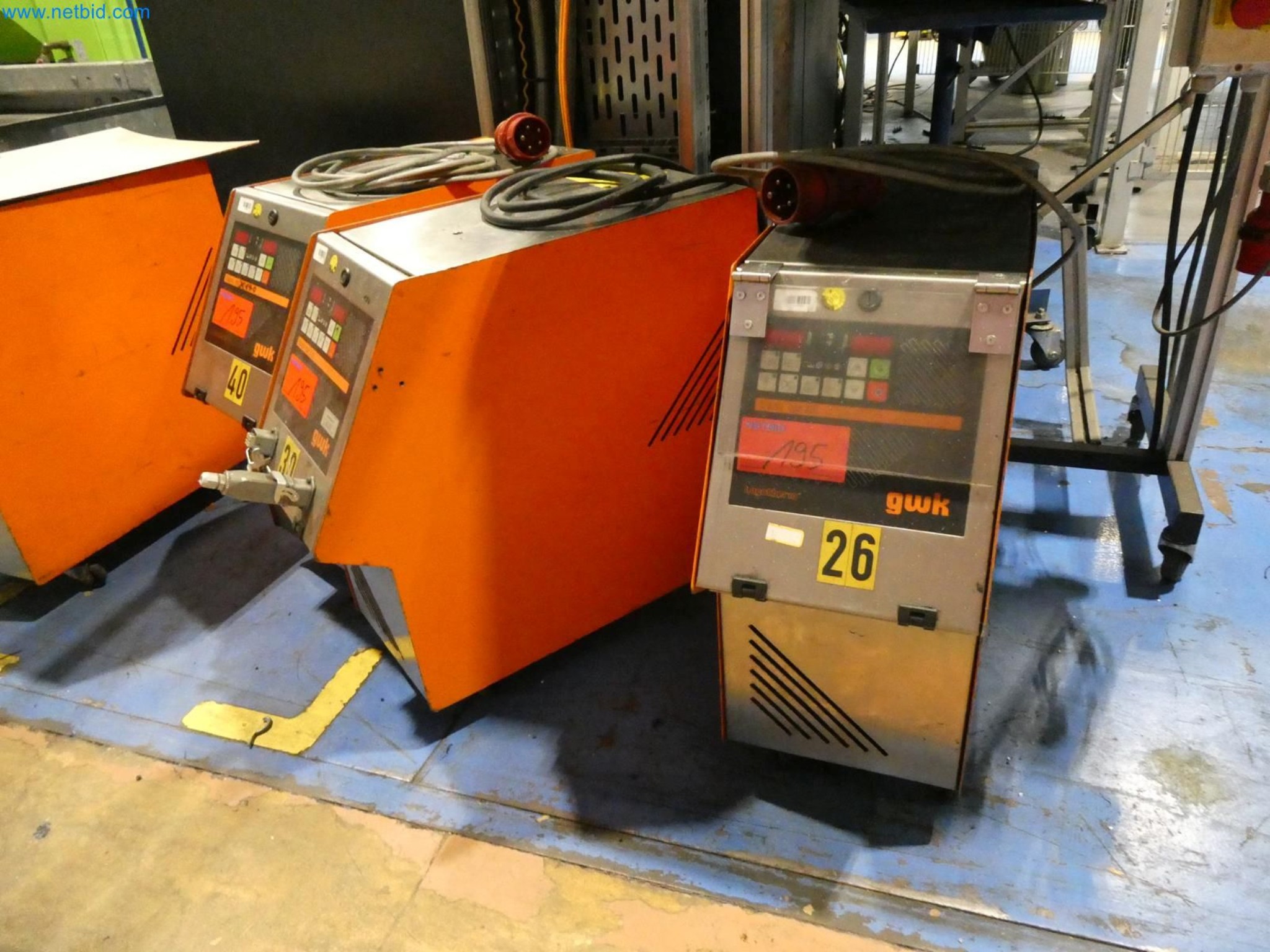 Engel Spritzgießmaschinen und Maschinen aus der Kunststoffindustrie-42