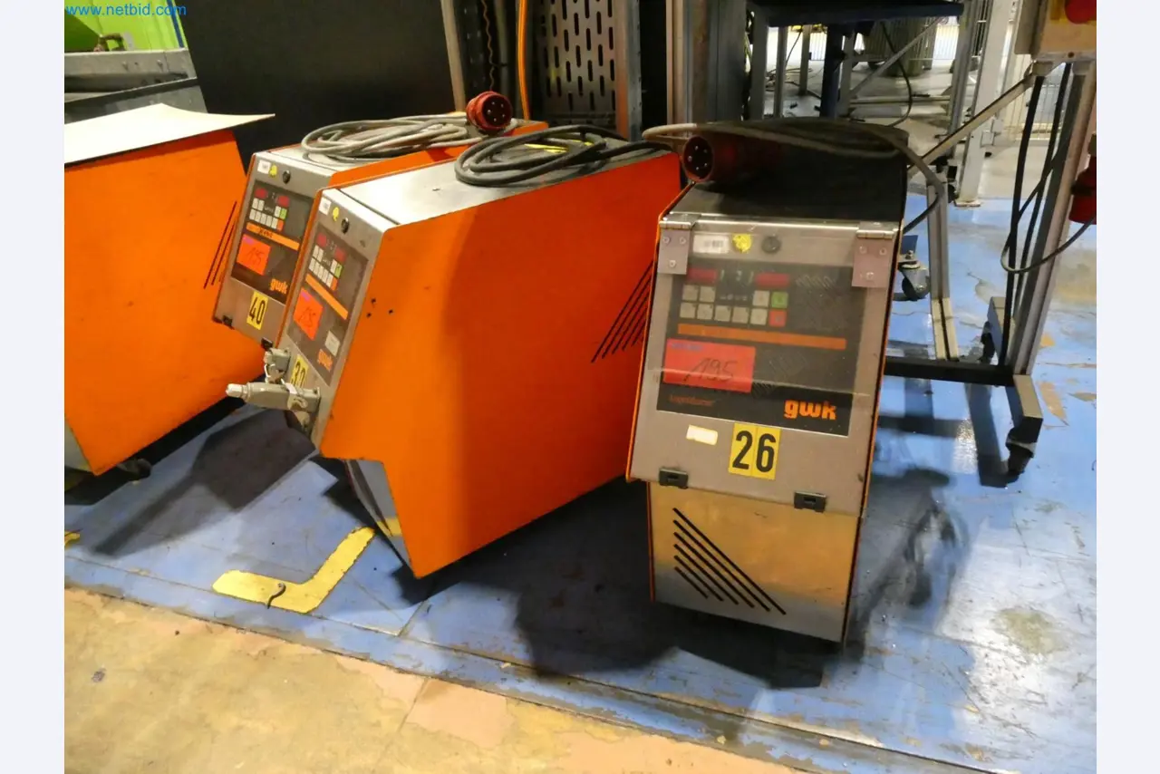 Engel Spritzgießmaschinen und Maschinen aus der Kunststoffindustrie-42