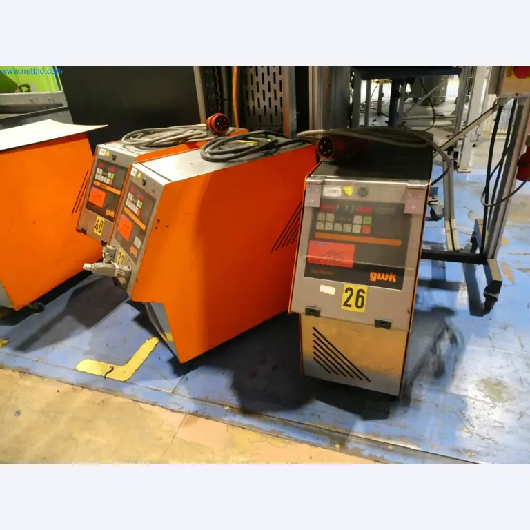 Engel Spritzgießmaschinen und Maschinen aus der Kunststoffindustrie-42