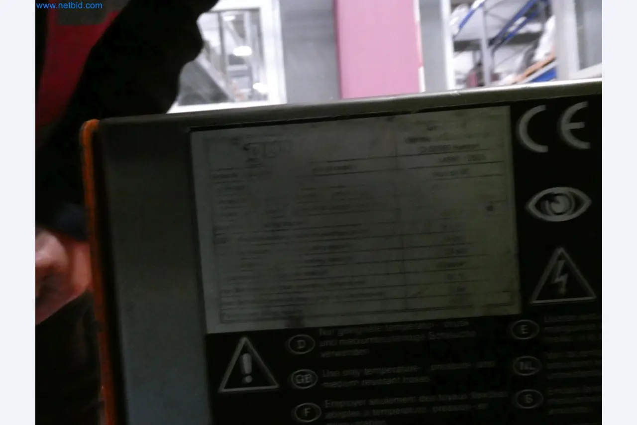 Engel Spritzgießmaschinen und Maschinen aus der Kunststoffindustrie-49