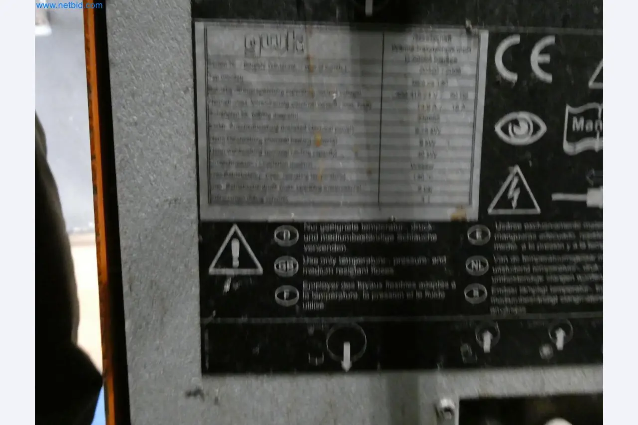 Engel Spritzgießmaschinen und Maschinen aus der Kunststoffindustrie-51