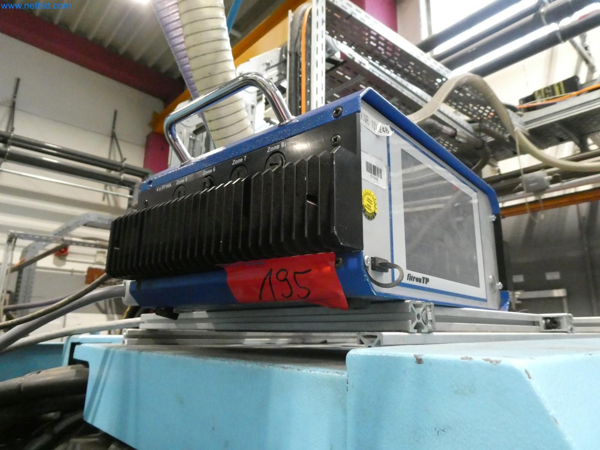 Engel Spritzgießmaschinen und Maschinen aus der Kunststoffindustrie-52