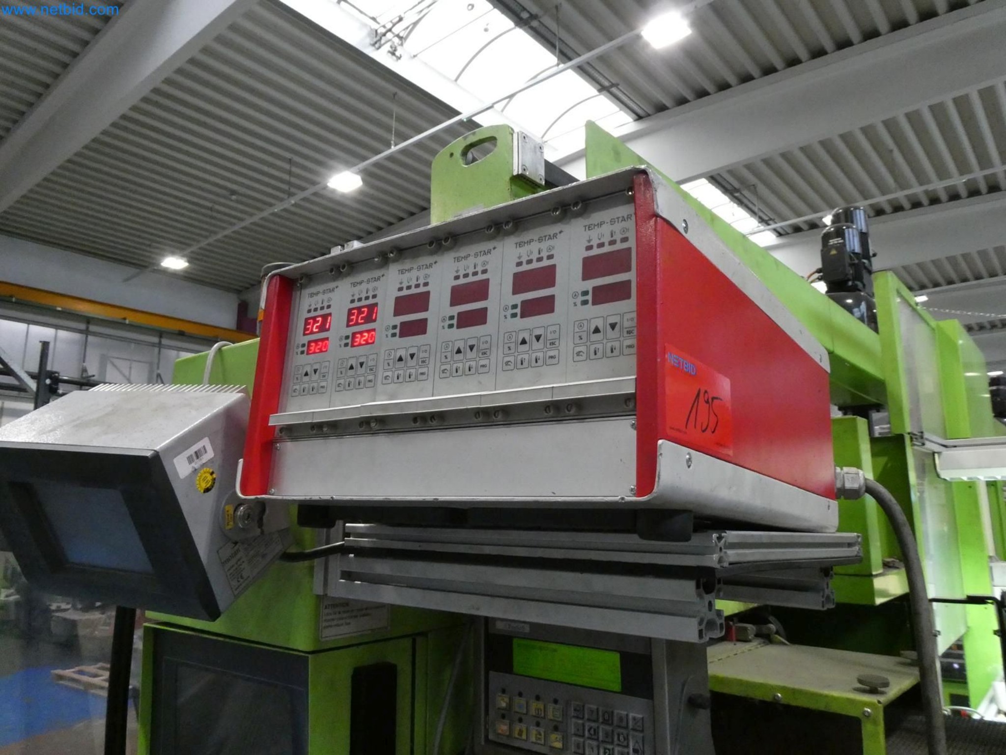 Engel Spritzgießmaschinen und Maschinen aus der Kunststoffindustrie-62