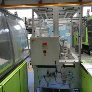 Inspektionsanlage UN Angussabschneidevorrichtung