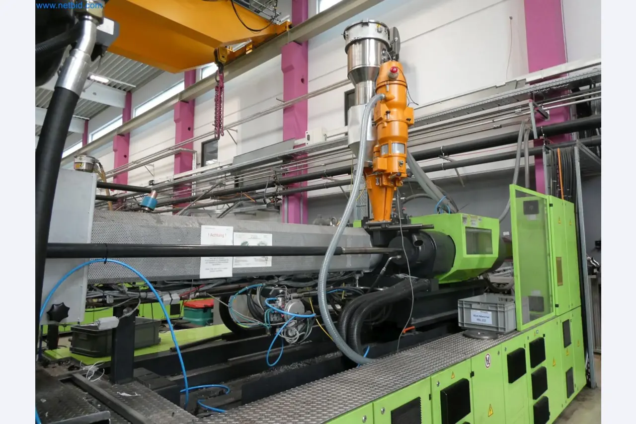 Engel Spritzgießmaschinen und Maschinen aus der Kunststoffindustrie-11