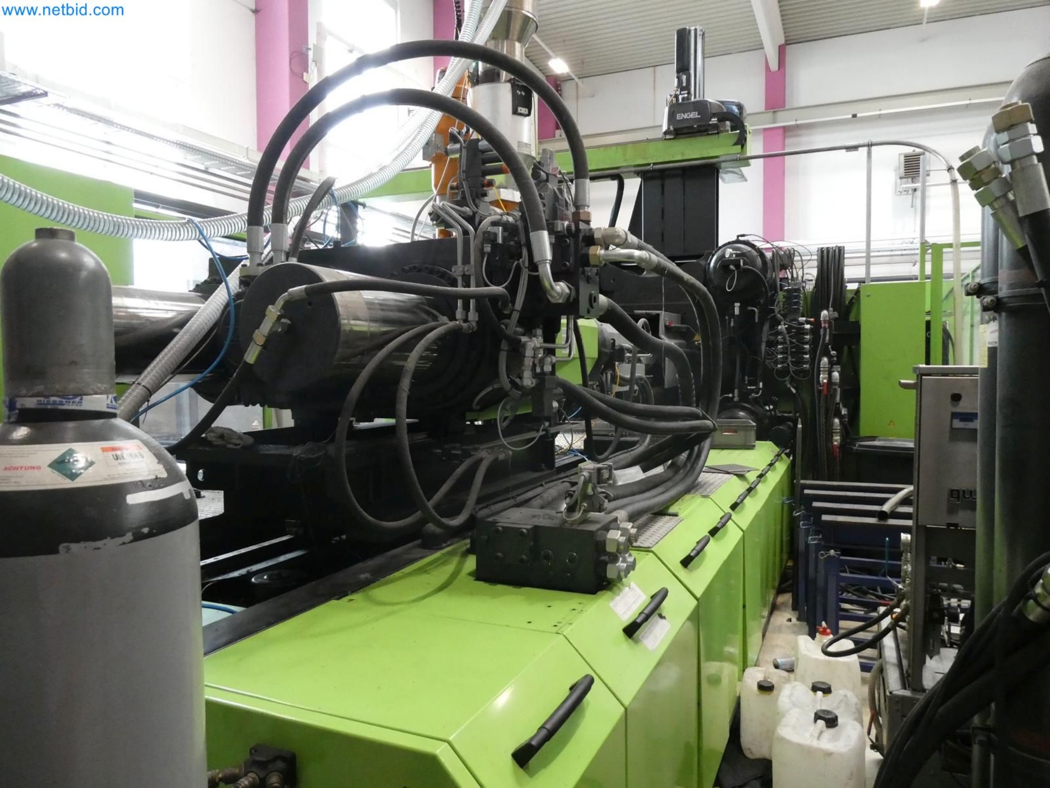 Engel Spritzgießmaschinen und Maschinen aus der Kunststoffindustrie-15