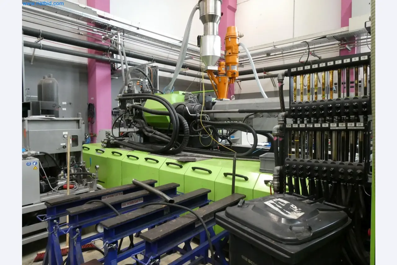 Engel Spritzgießmaschinen und Maschinen aus der Kunststoffindustrie-17