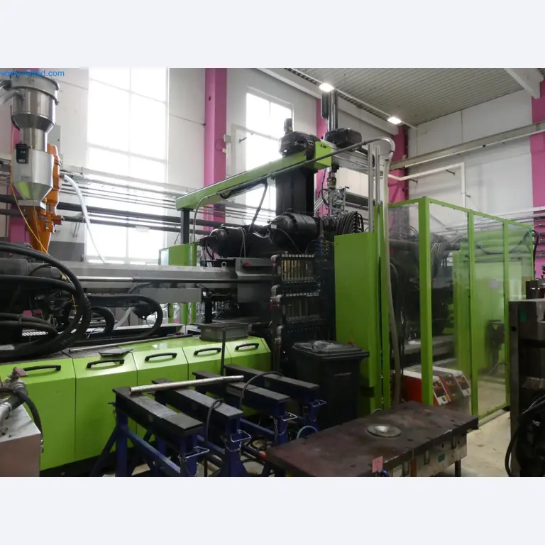 Engel Spritzgießmaschinen und Maschinen aus der Kunststoffindustrie-9