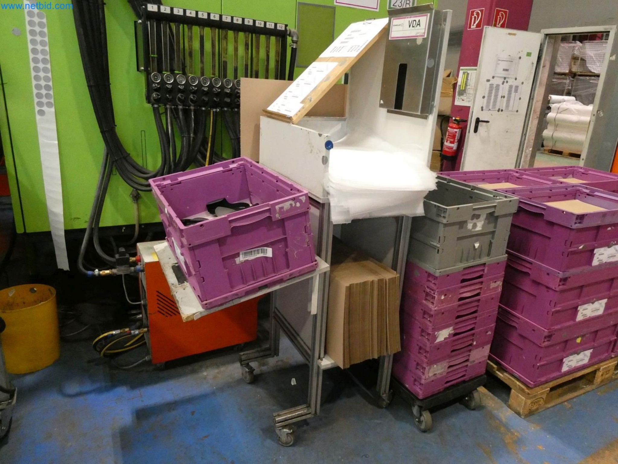 Engel Spritzgießmaschinen und Maschinen aus der Kunststoffindustrie-3