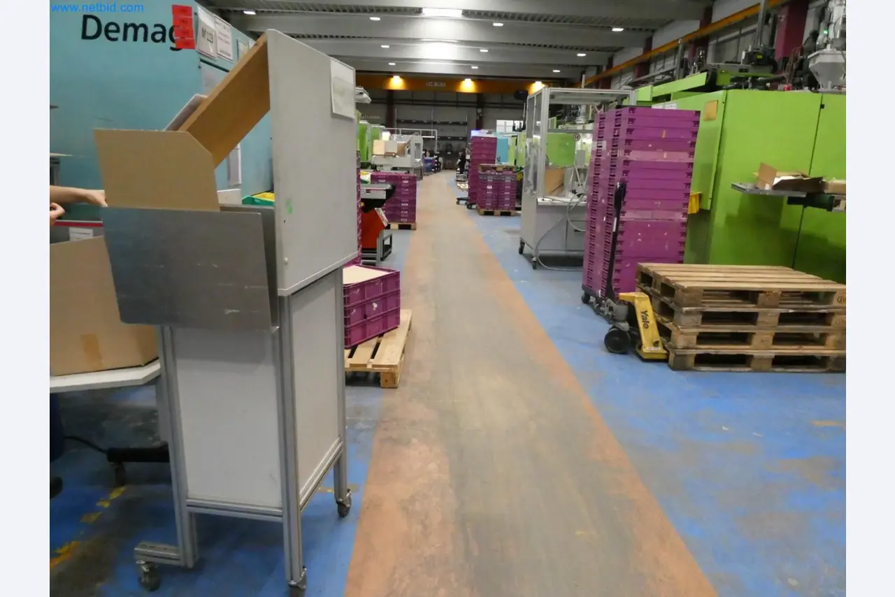 Engel Spritzgießmaschinen und Maschinen aus der Kunststoffindustrie-7