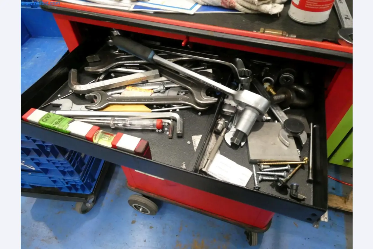 Engel Spritzgießmaschinen und Maschinen aus der Kunststoffindustrie-10