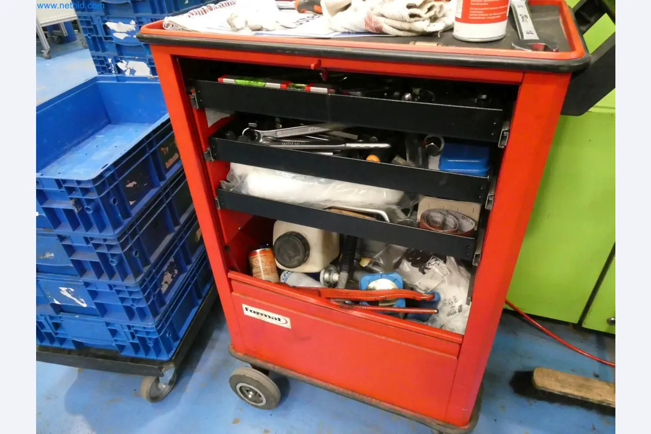 Engel Spritzgießmaschinen und Maschinen aus der Kunststoffindustrie-9