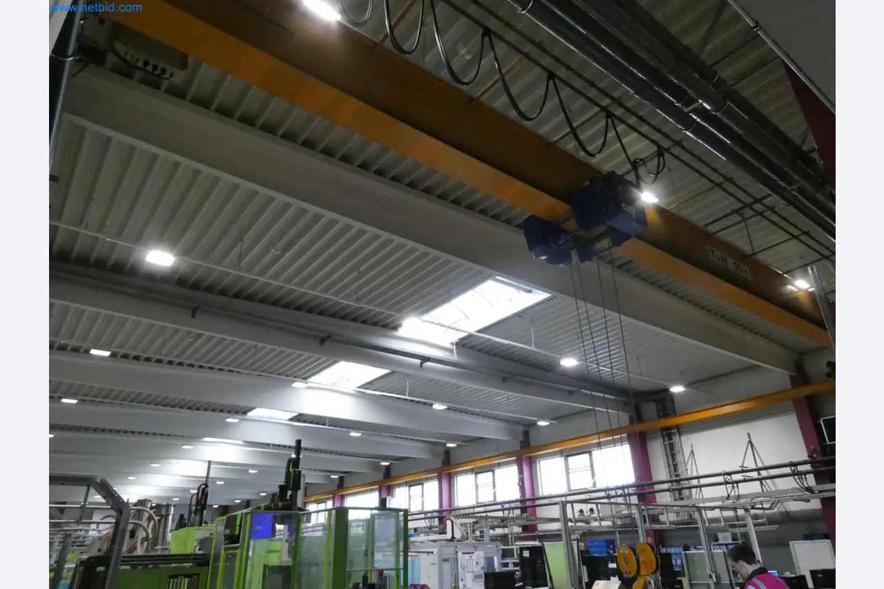 Engel Spritzgießmaschinen und Maschinen aus der Kunststoffindustrie-2