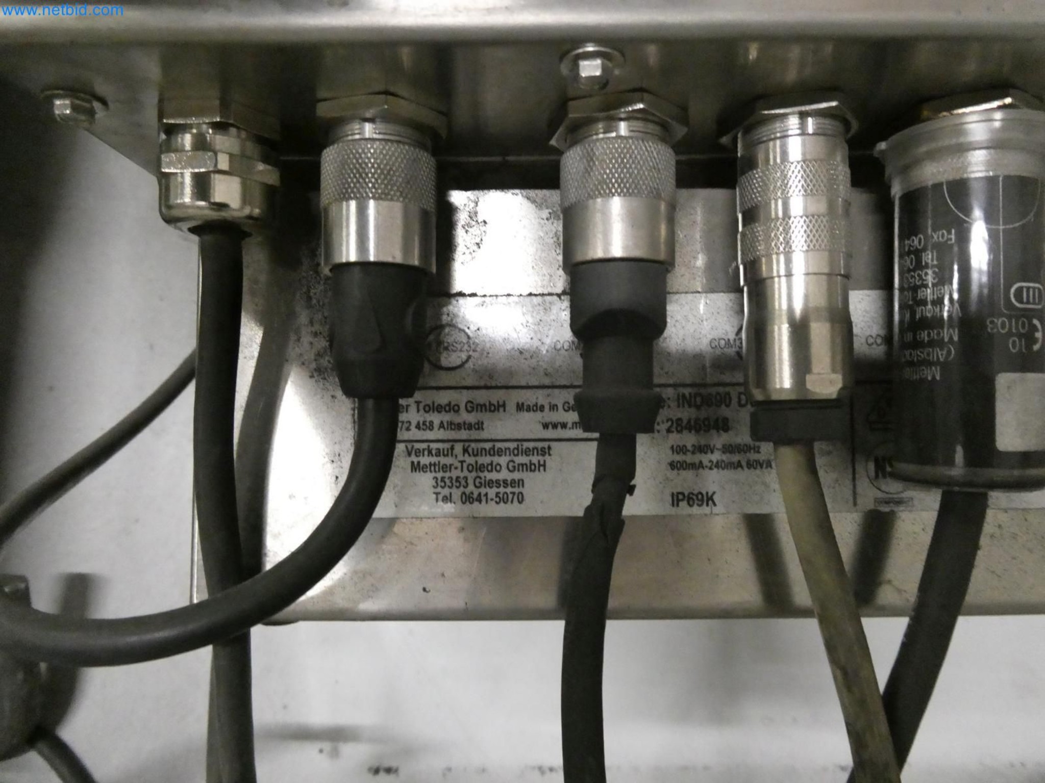 Engel Spritzgießmaschinen und Maschinen aus der Kunststoffindustrie-3