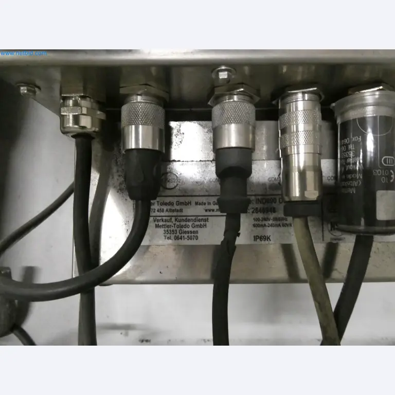 Engel Spritzgießmaschinen und Maschinen aus der Kunststoffindustrie-3