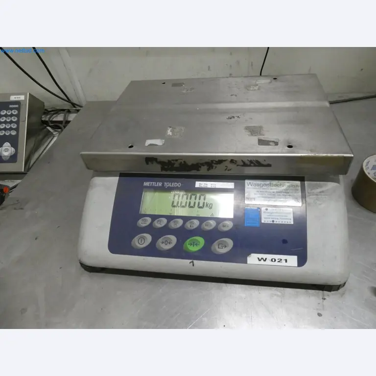 Engel Spritzgießmaschinen und Maschinen aus der Kunststoffindustrie-8