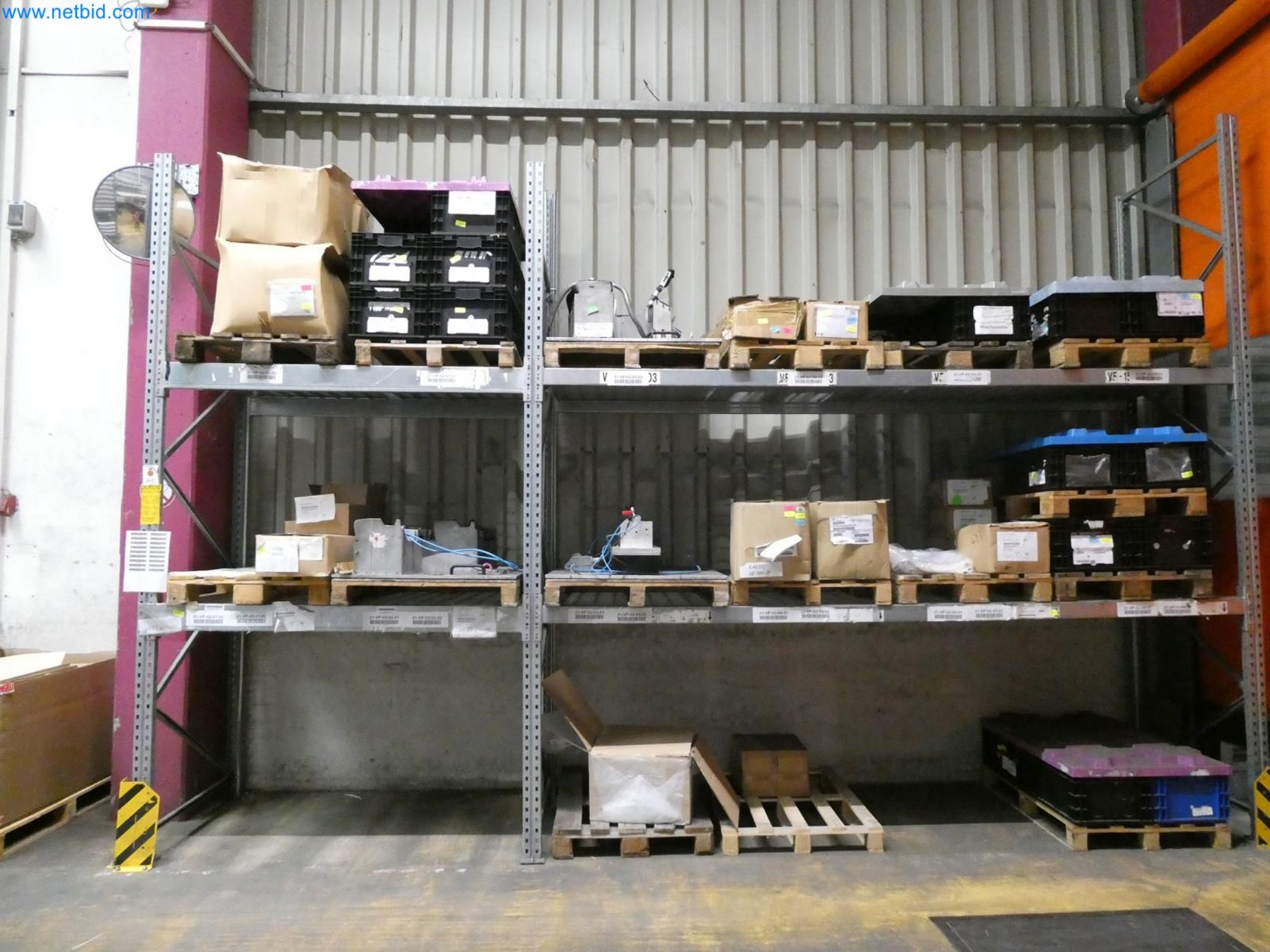 Engel Spritzgießmaschinen und Maschinen aus der Kunststoffindustrie-9