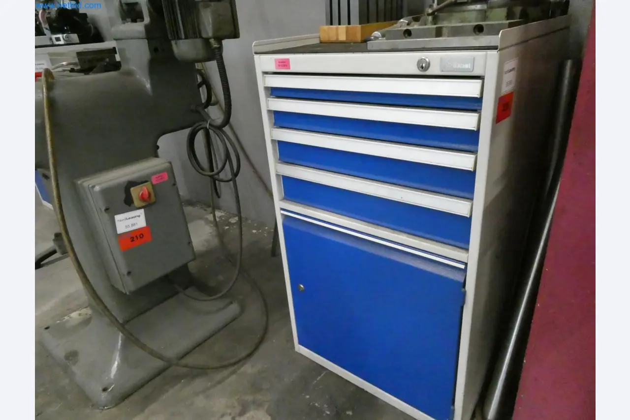 Engel Spritzgießmaschinen und Maschinen aus der Kunststoffindustrie-2