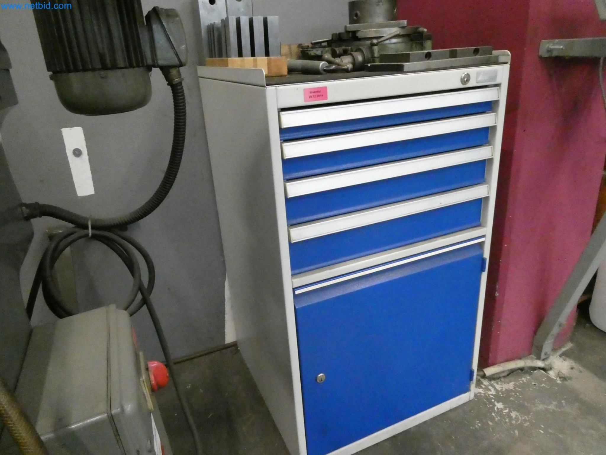 Engel Spritzgießmaschinen und Maschinen aus der Kunststoffindustrie-3