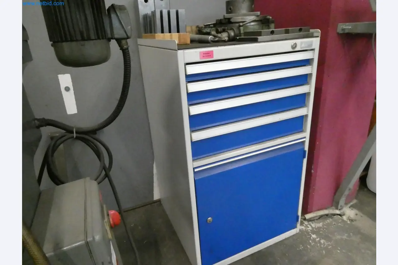 Engel Spritzgießmaschinen und Maschinen aus der Kunststoffindustrie-3