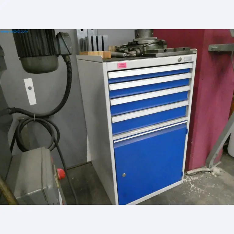 Engel Spritzgießmaschinen und Maschinen aus der Kunststoffindustrie-3