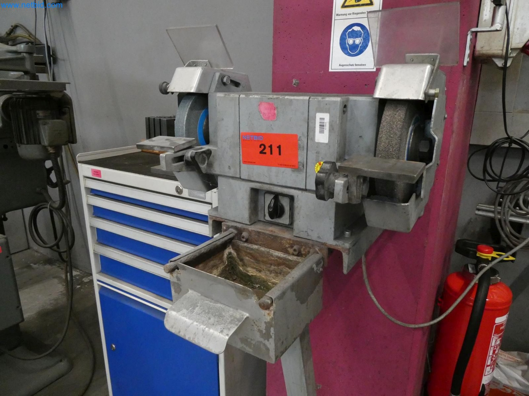 Engel Spritzgießmaschinen und Maschinen aus der Kunststoffindustrie-2