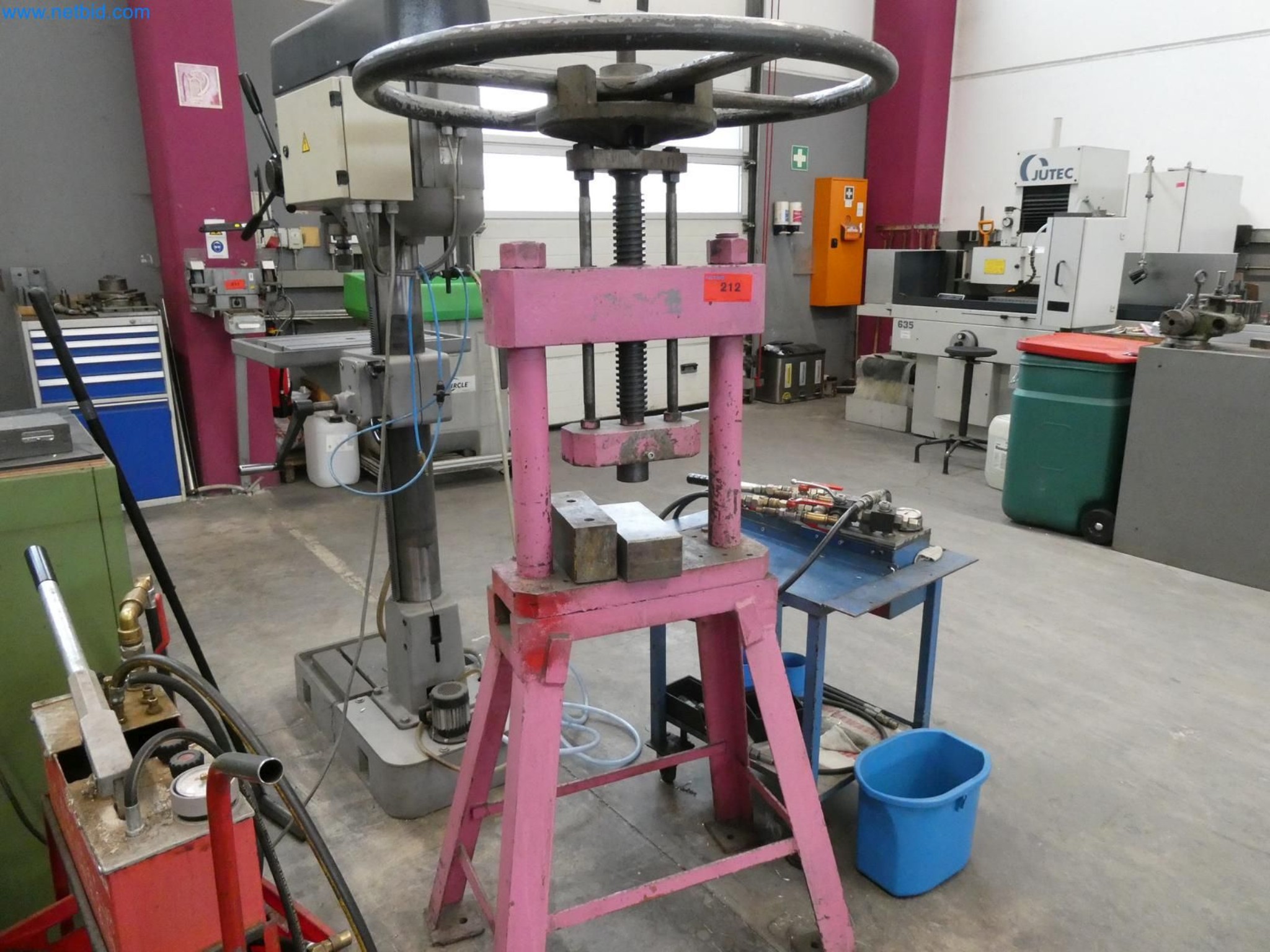 Engel Spritzgießmaschinen und Maschinen aus der Kunststoffindustrie-1